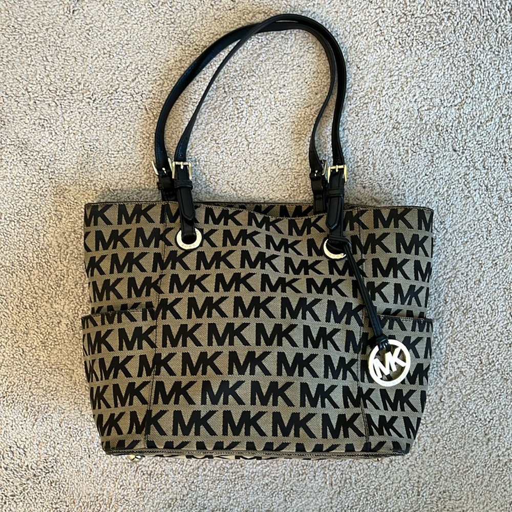 Michael Kors Large Logo Shoulder Bag black and white/grey
